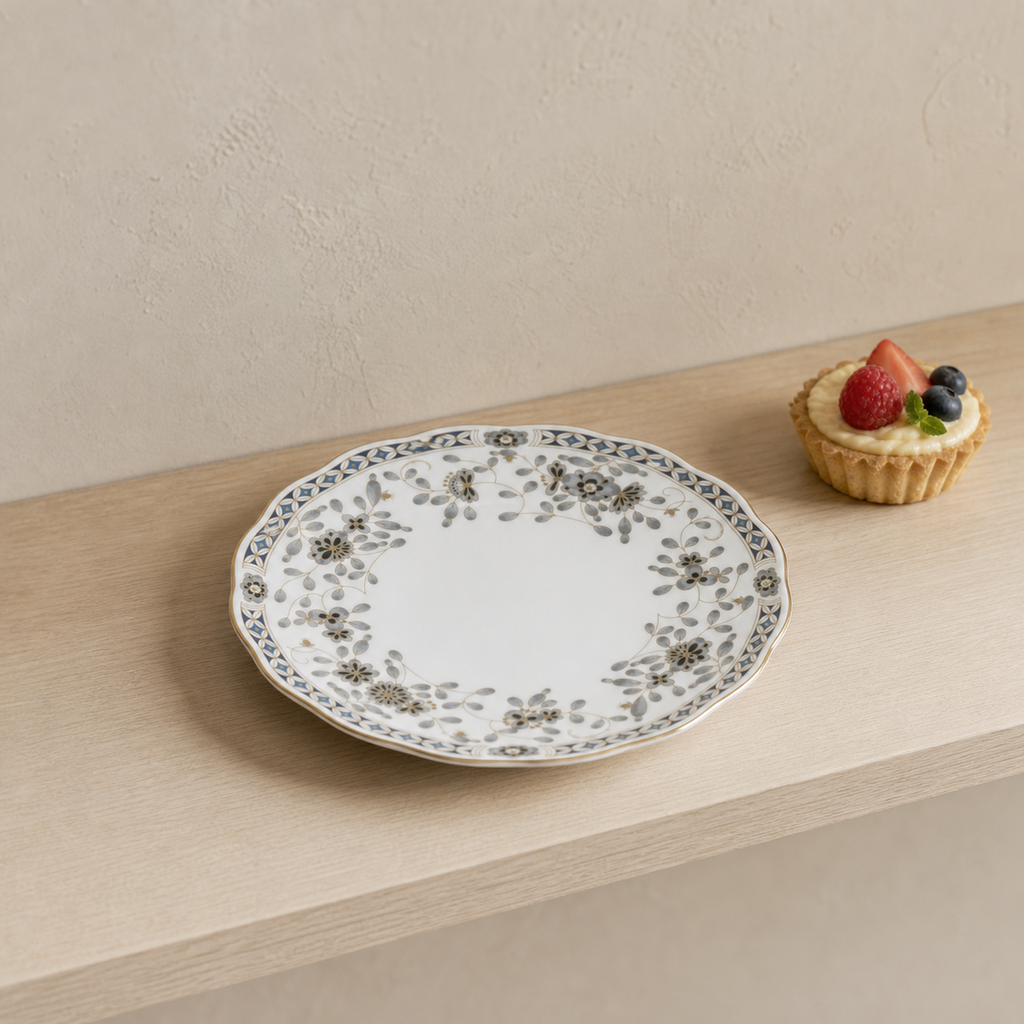 Nocturne Bloom Plate — 19 cm