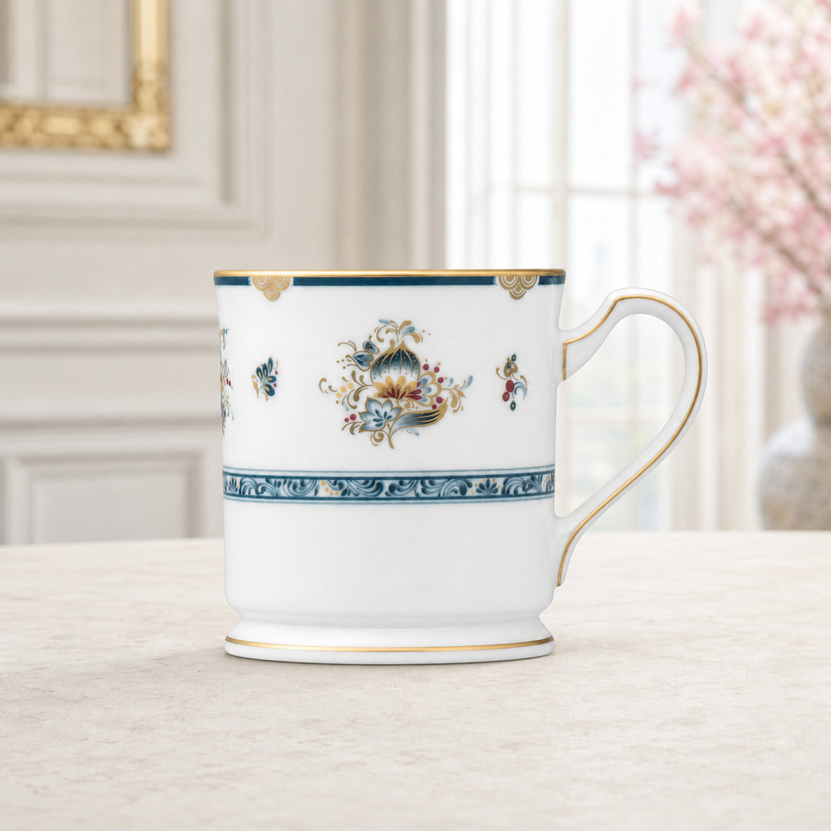 Gilded Garland Mug — 330 ml