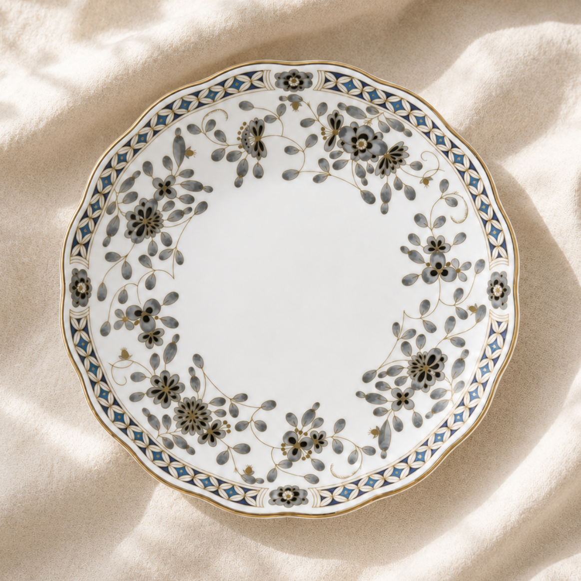 Nocturne Bloom Plate — 19 cm