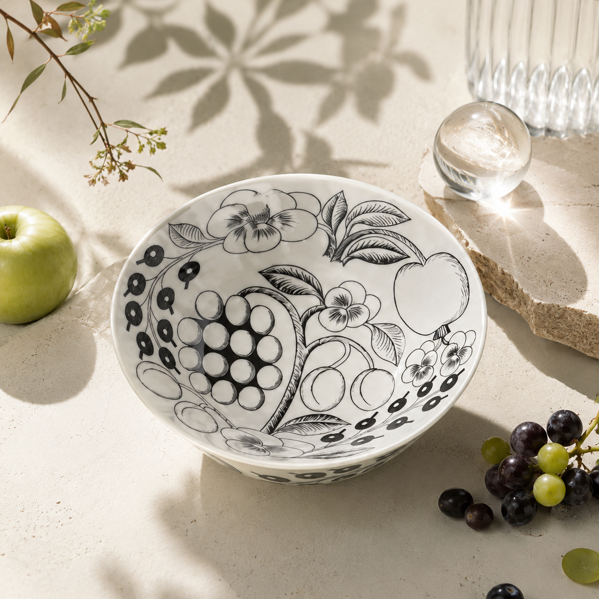 Botanical Reverie Black Bowl 17 cm