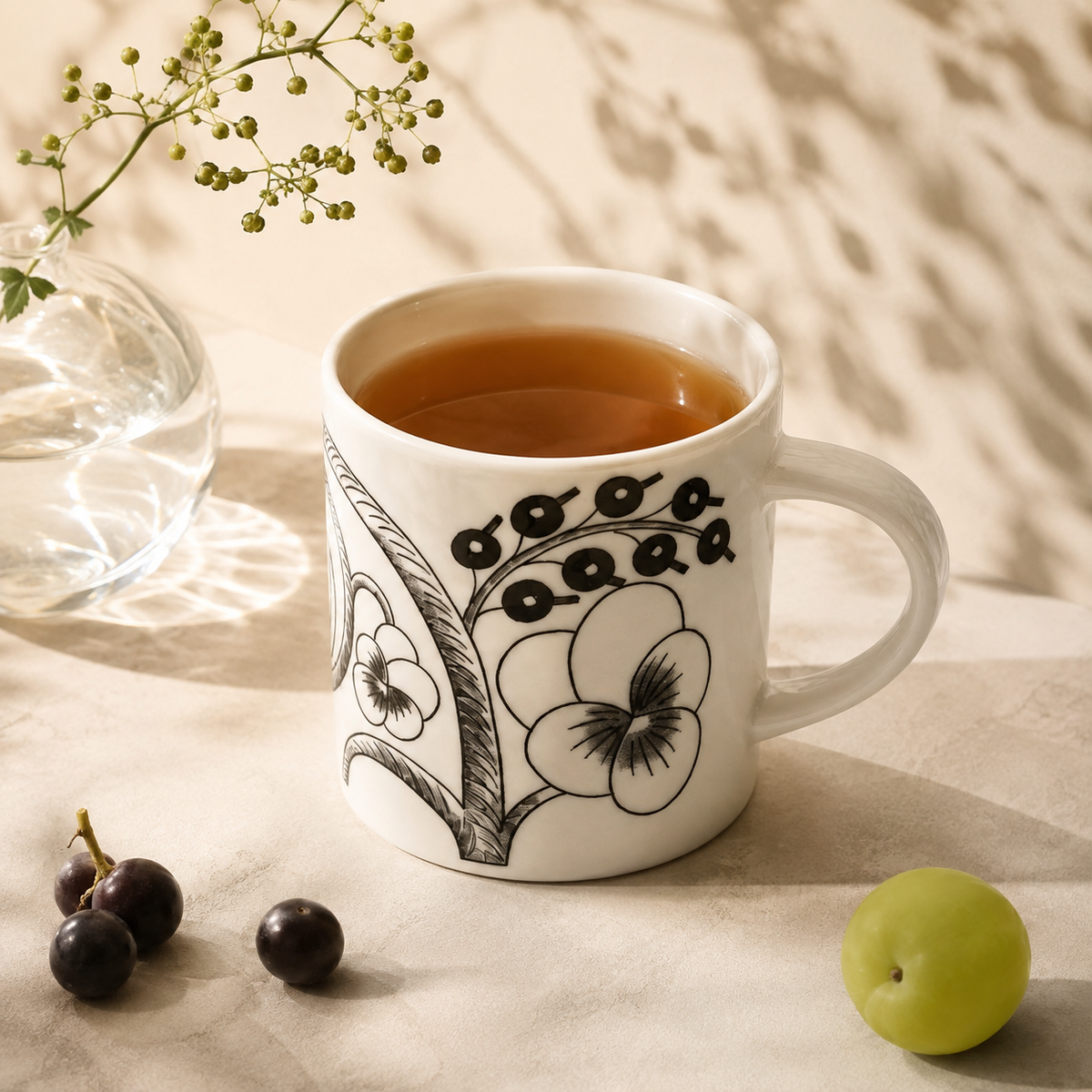 Botanical Reverie Black Mug 350 ml