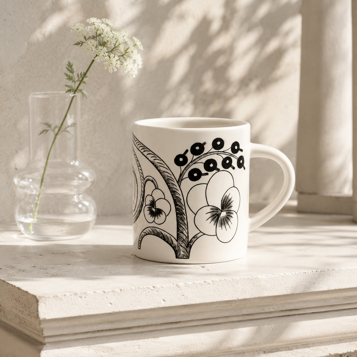 Botanical Reverie Black Mug 350 ml