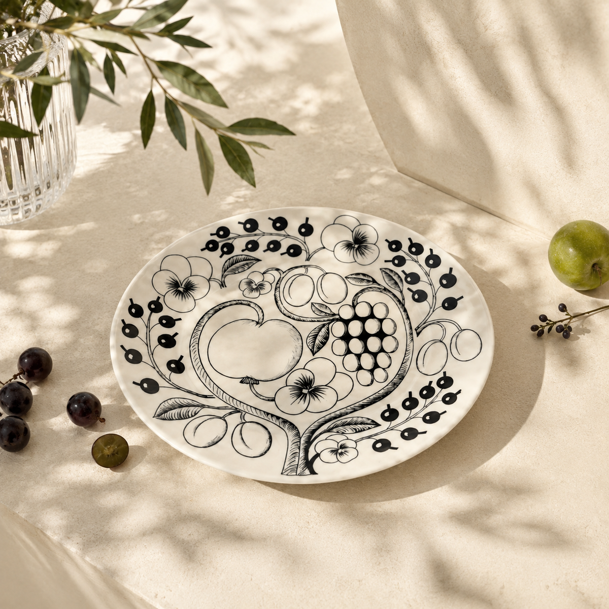 Botanical Reverie Black Oval Plate 25 cm