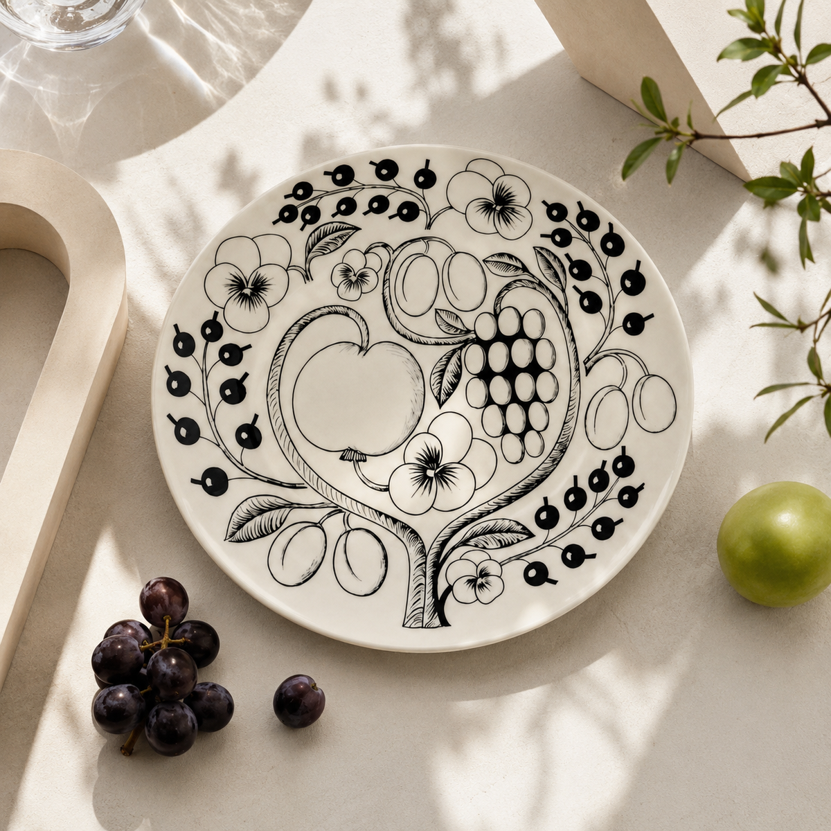 Botanical Reverie Black Oval Plate 25 cm
