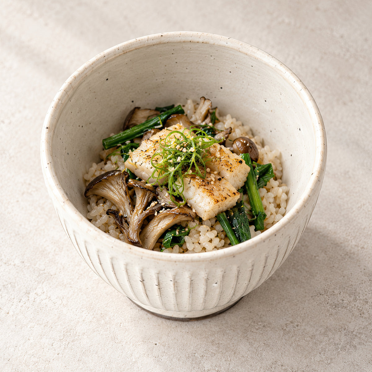 Kasumi Shinogi Donburi Bowl — Mino Ware — view 9
