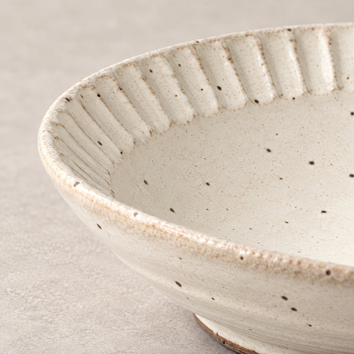 Kasumi Shinogi Shallow Bowl — Mino Ware — view 5
