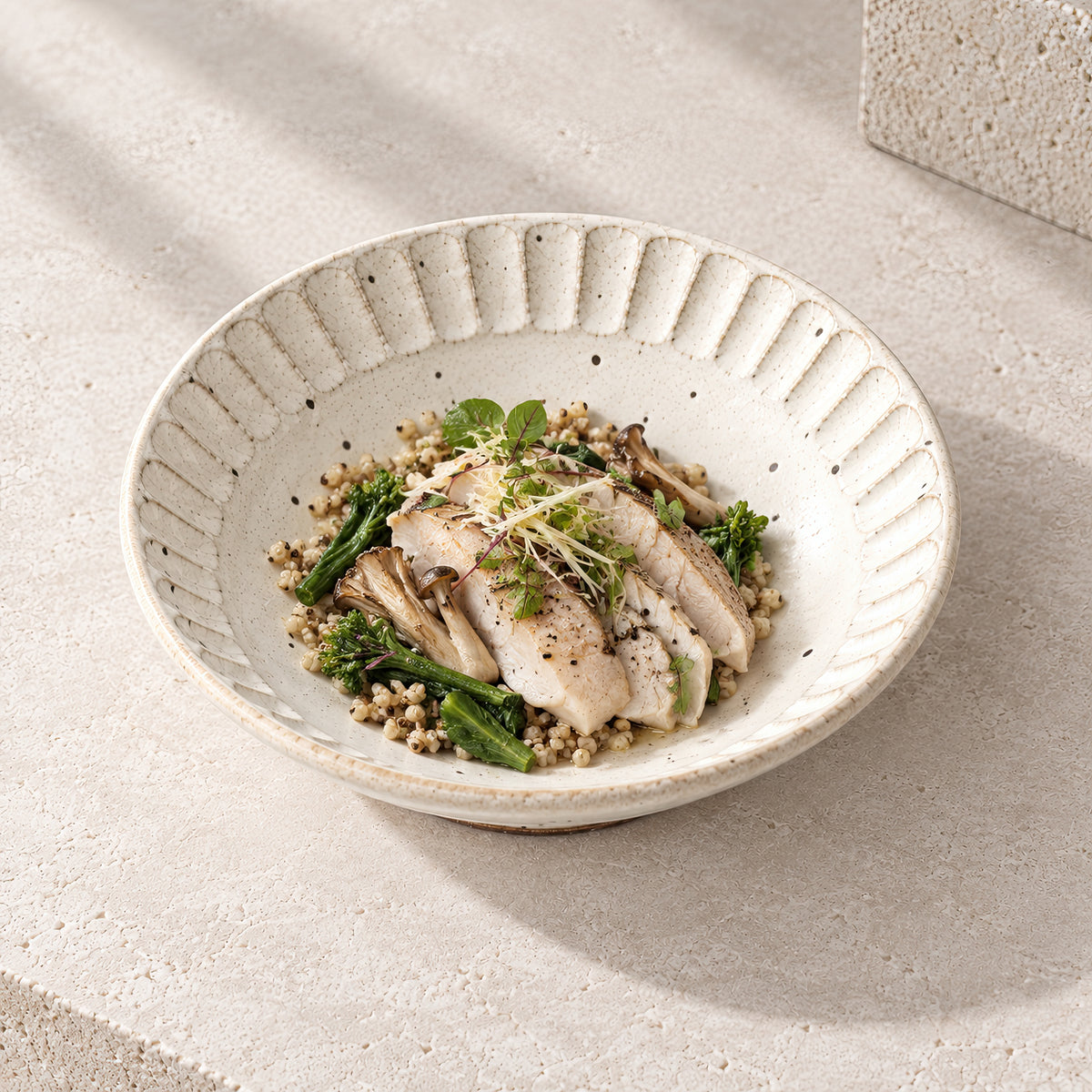 Kasumi Shinogi Shallow Bowl — Mino Ware — view 8