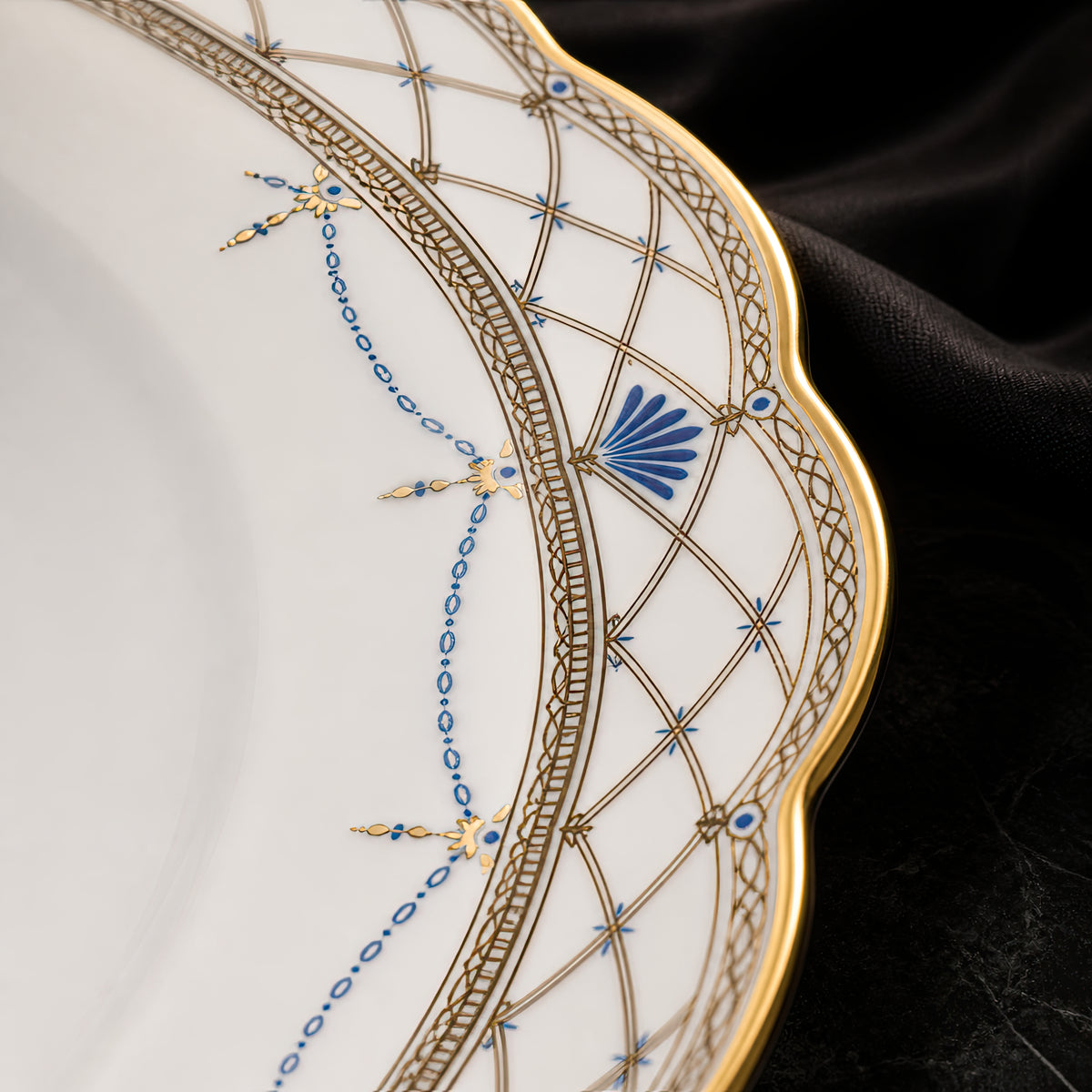 Valesse Azure Pasta Plate — 25.4 cm, image 9
